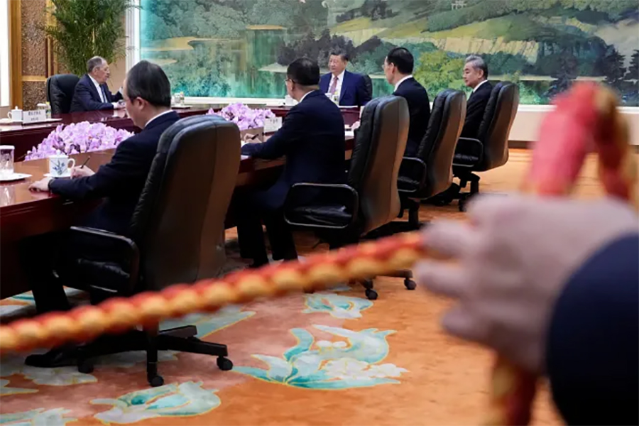 इरान संकटबाट कसरी लाभ उठाउँदैछन् रुस र चीन ?